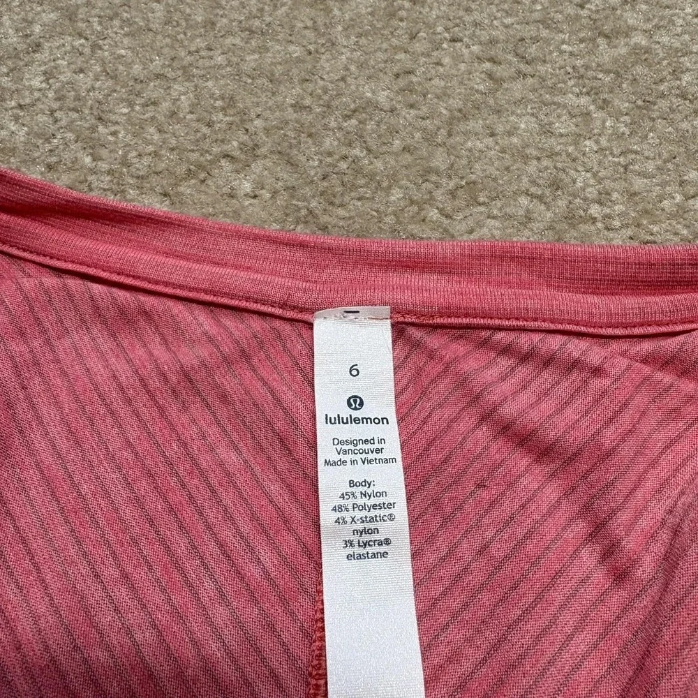 Lululemon‎ Shirt Womens 6 Pink Scoop Neck Short Sleeve Lightweight Yoga Tee
